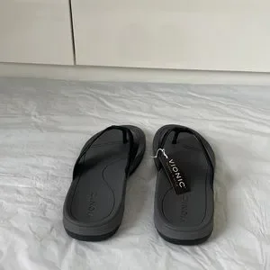 Vionic | Shoes | Vionic Dennis Leather Sandal Flip Flop  display picture 3